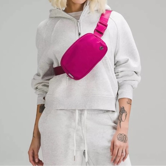 Lululemon Everywhere Belt Bag 1L in Wild Berry - Picture 5 of 10